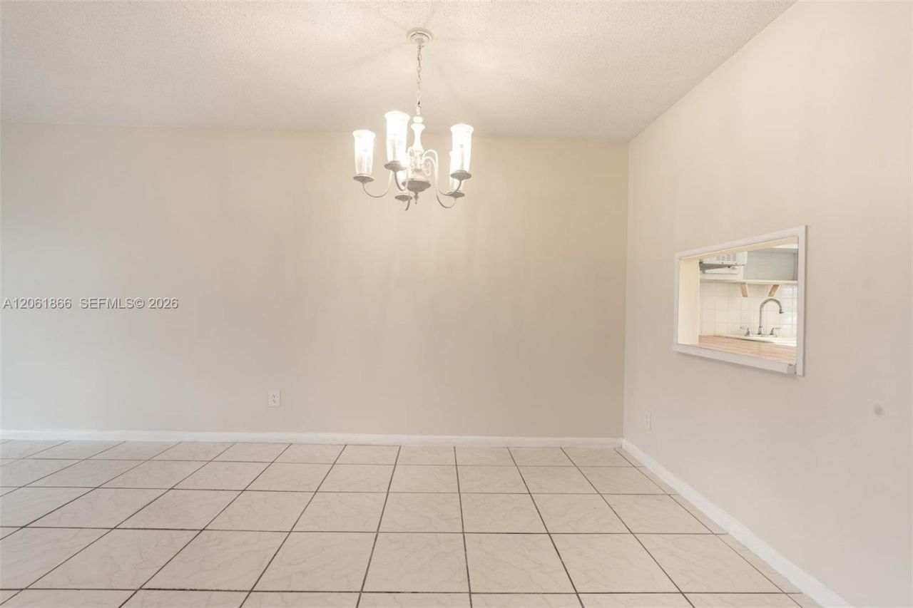 7877 Golf Cir Dr, Unit 108, Margate, FL 33063 Photo