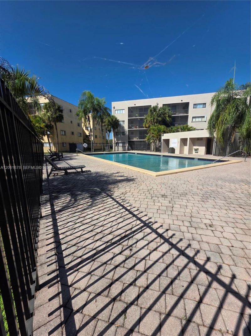 8600 SW 133rd Ave Rd , Unit 424, Miami, FL 33183 Photo