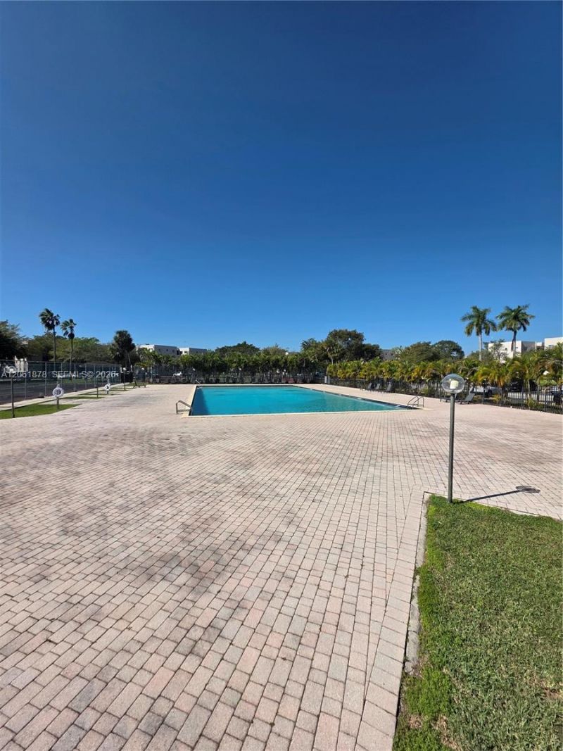8600 SW 133rd Ave Rd , Unit 424, Miami, FL 33183 Photo
