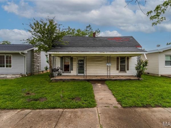 217 W Davidson Avenue , Chaffee, MO 63740