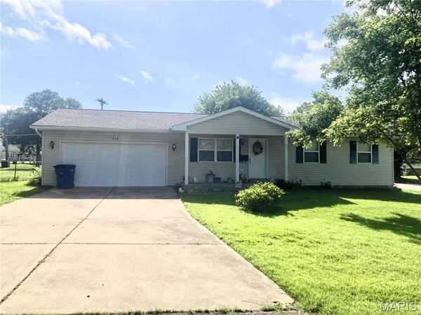 114 S White Oak Street, Desloge, MO 63601