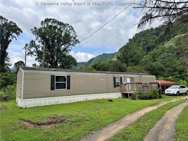 81 Apricot Alley, Lyburn, WV 25632