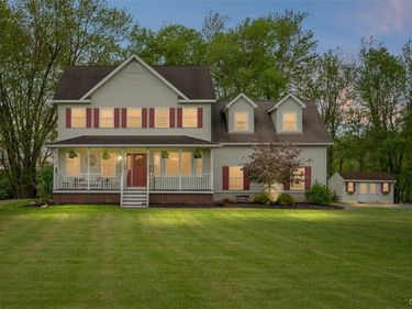101 Pinehurst Lane , Oriskany Falls, NY 13425