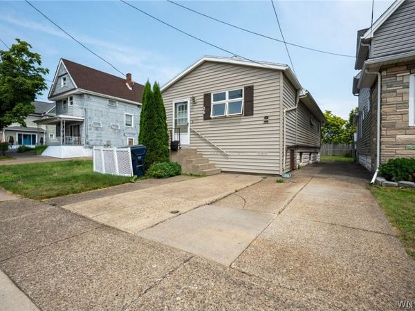 26 Modern Avenue , Buffalo, NY 14218