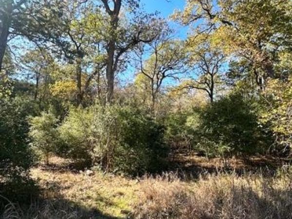 506 Tahitian DR , Bastrop, TX 78602