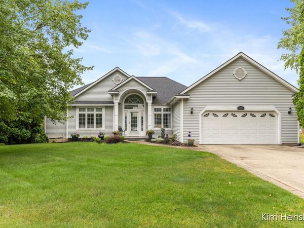 7455 Decosta Drive NE, Rockford, MI 49341