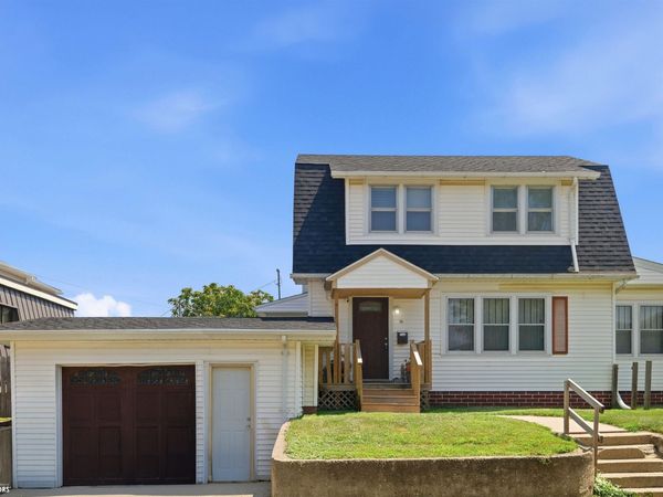 12 S 5Th Avenue, Marshalltown, IA 50158