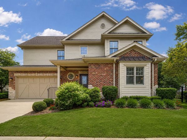 203 N 4th Avenue , St. Charles, IL 60174