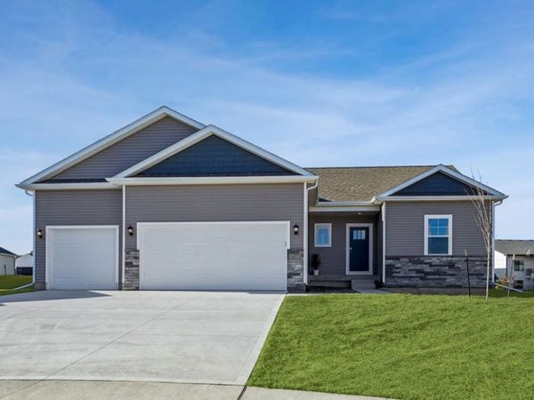 305 Kingfisher Court SW, Bondurant, IA 50035