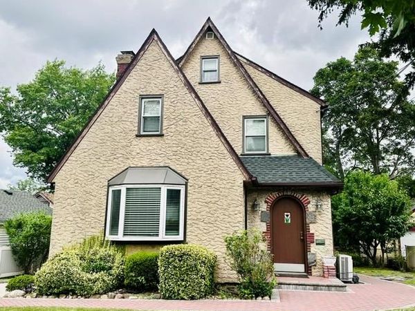 25511 Iowa Road, Great Neck, NY 11020
