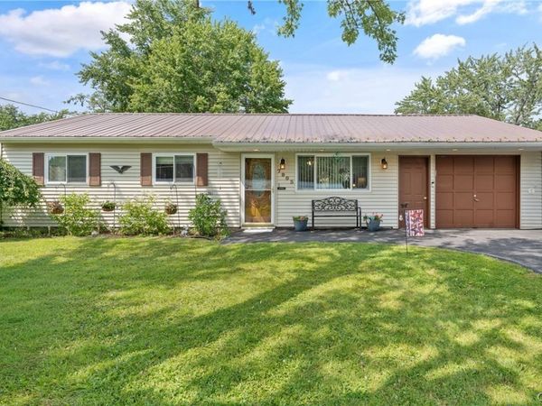7903 Eisenhower Boulevard , Bridgeport, NY 13030
