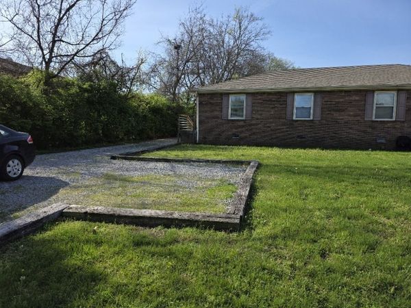735 Long Hollow Pike , Gallatin, TN 37066