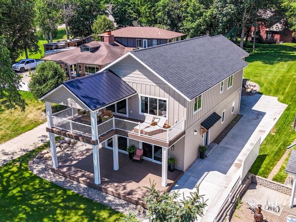 1084 W Lake Drive , Detroit Lakes, MN 56501