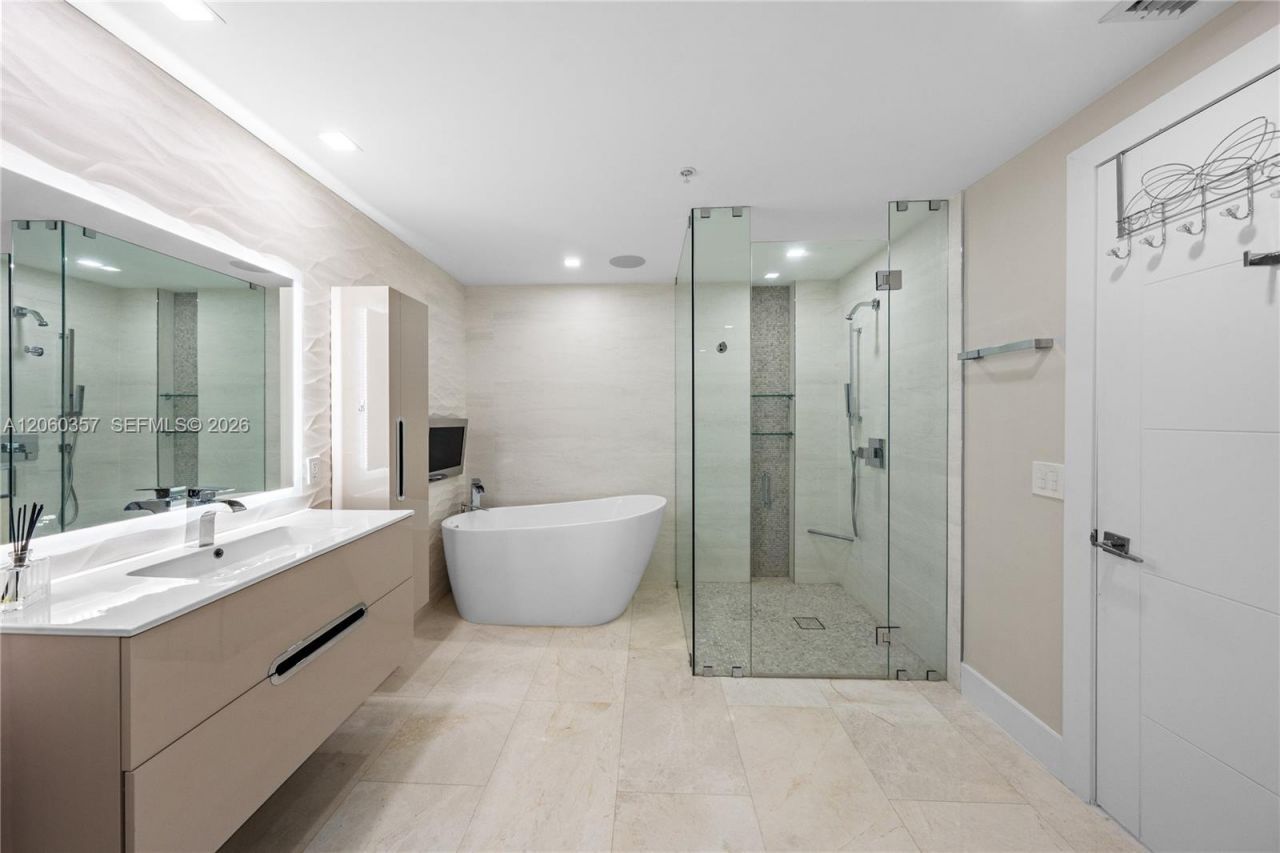 3400 SW 27th Ave , Unit 802, Miami, FL 33133 Photo