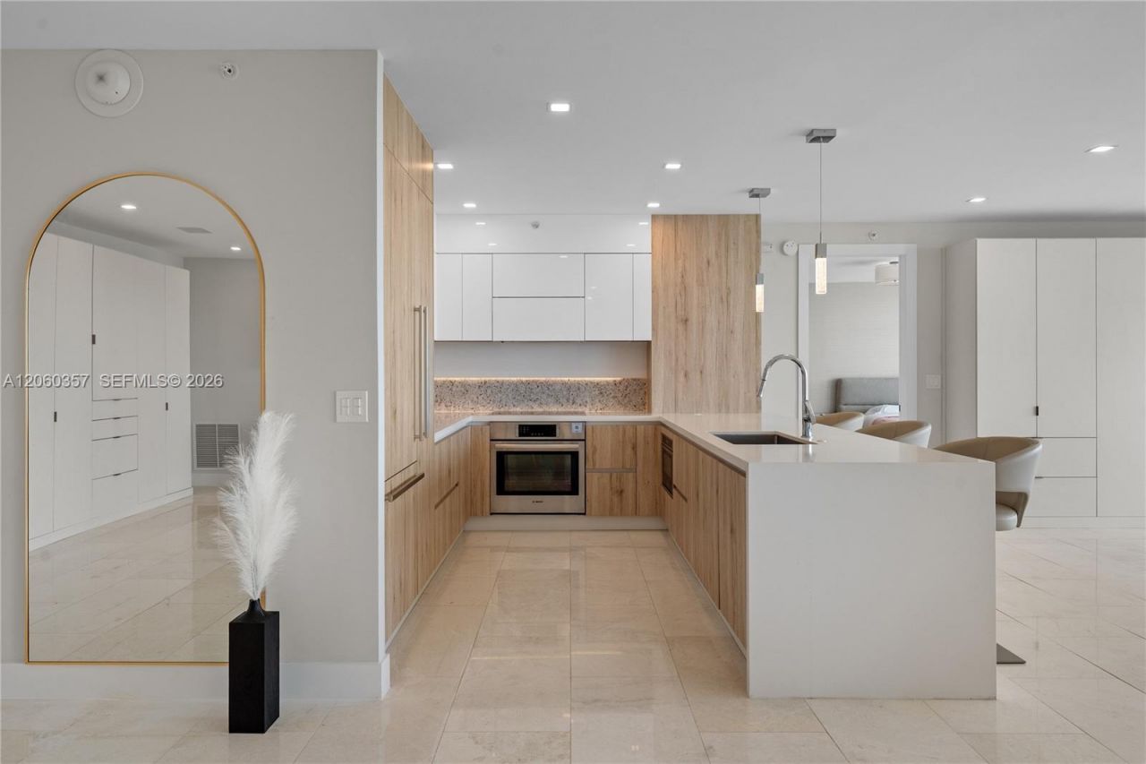 3400 SW 27th Ave , Unit 802, Miami, FL 33133 Photo