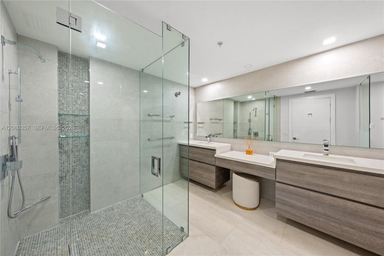 3400 SW 27th Ave , Unit 802, Miami, FL 33133 Photo