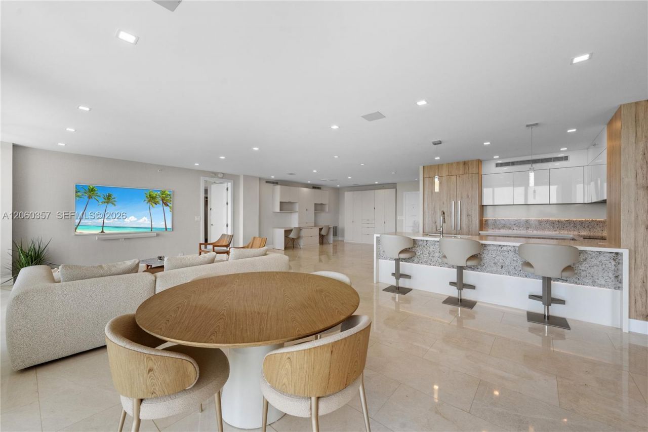 3400 SW 27th Ave , Unit 802, Miami, FL 33133 Photo
