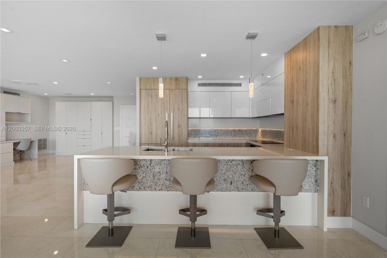 3400 SW 27th Ave , Unit 802, Miami, FL 33133 Photo