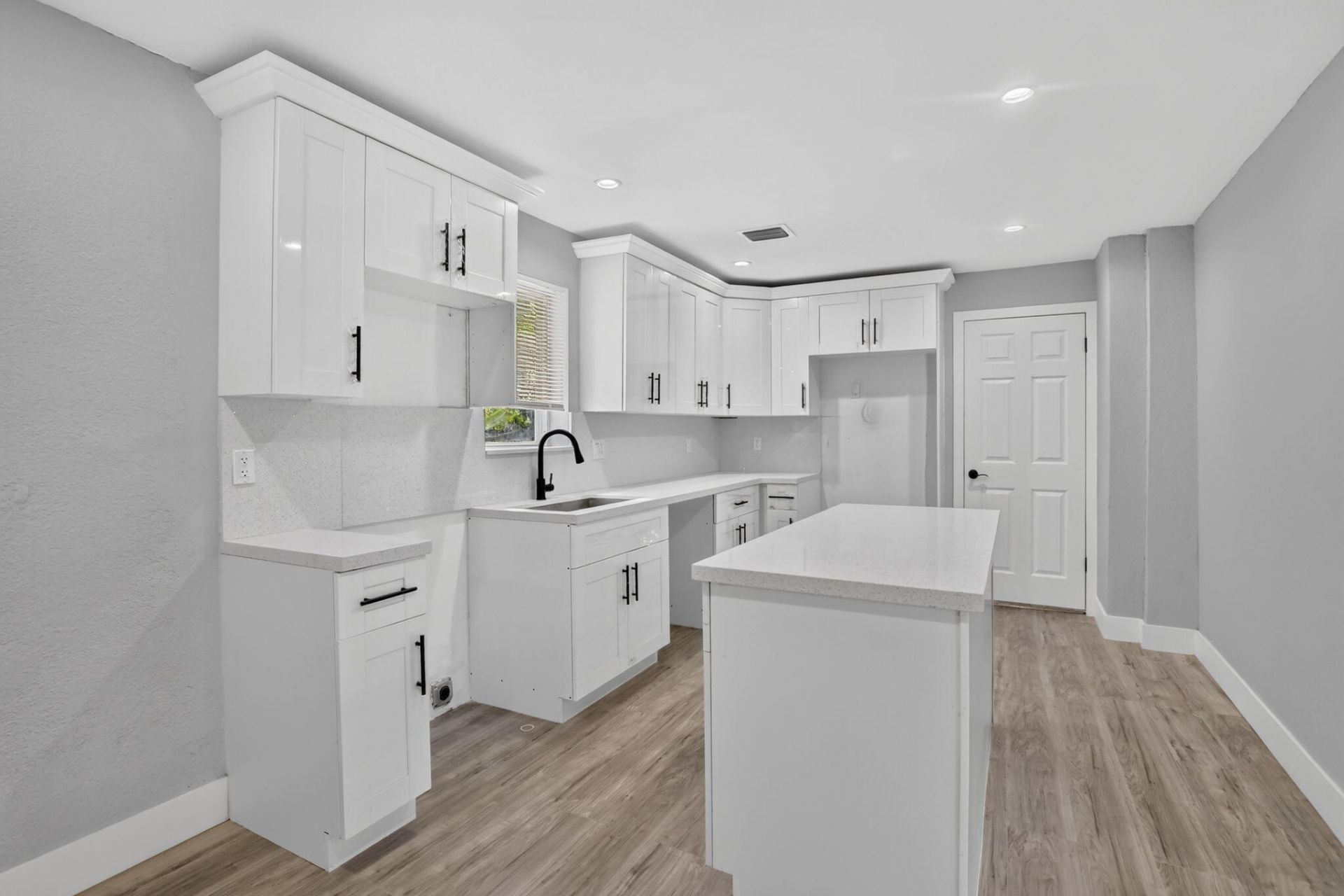 1111 SW 31st Avenue, Fort Lauderdale, FL 33312 Photo
