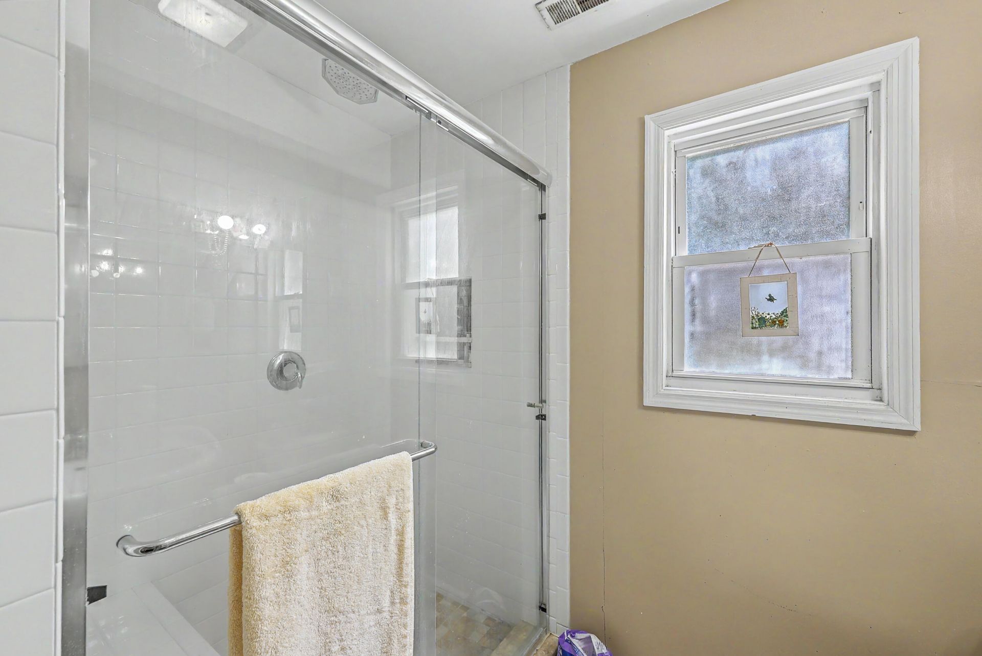 1011 Leonard Drive Photo 13