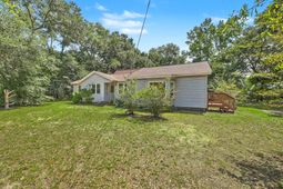 1011 Leonard Drive photo 4