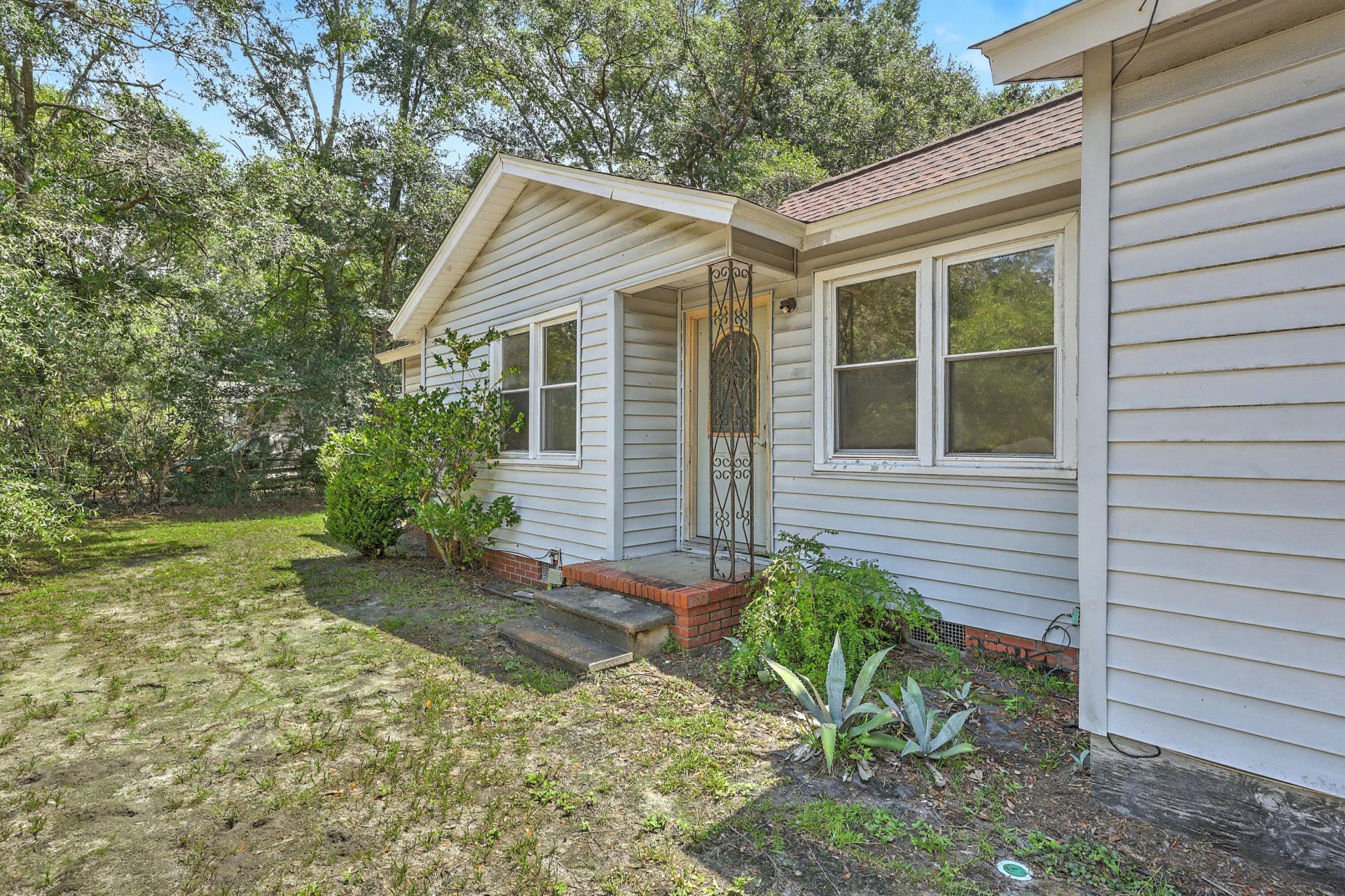 1011 Leonard Drive Photo 4