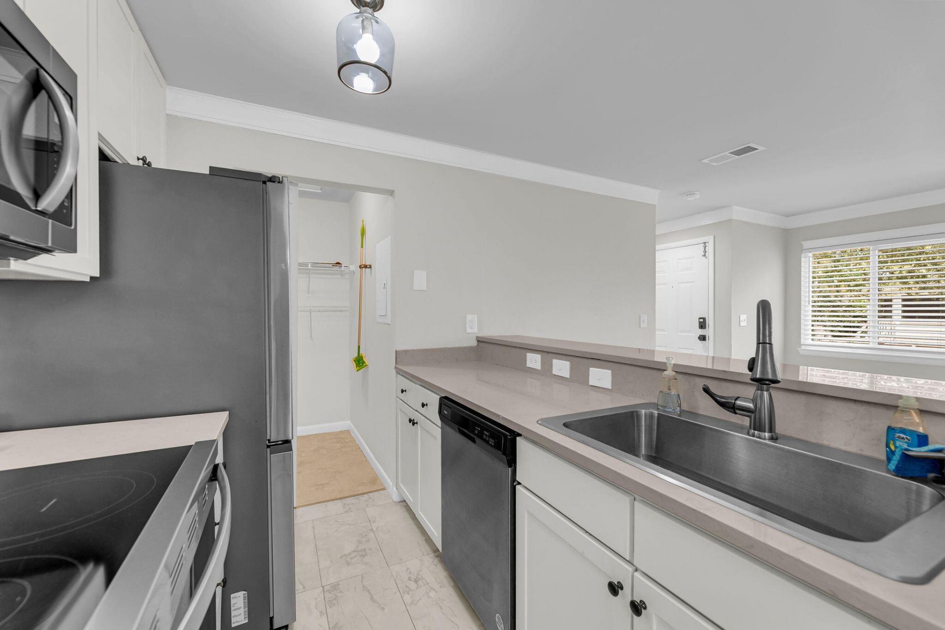 266 Alexandra Photo 13