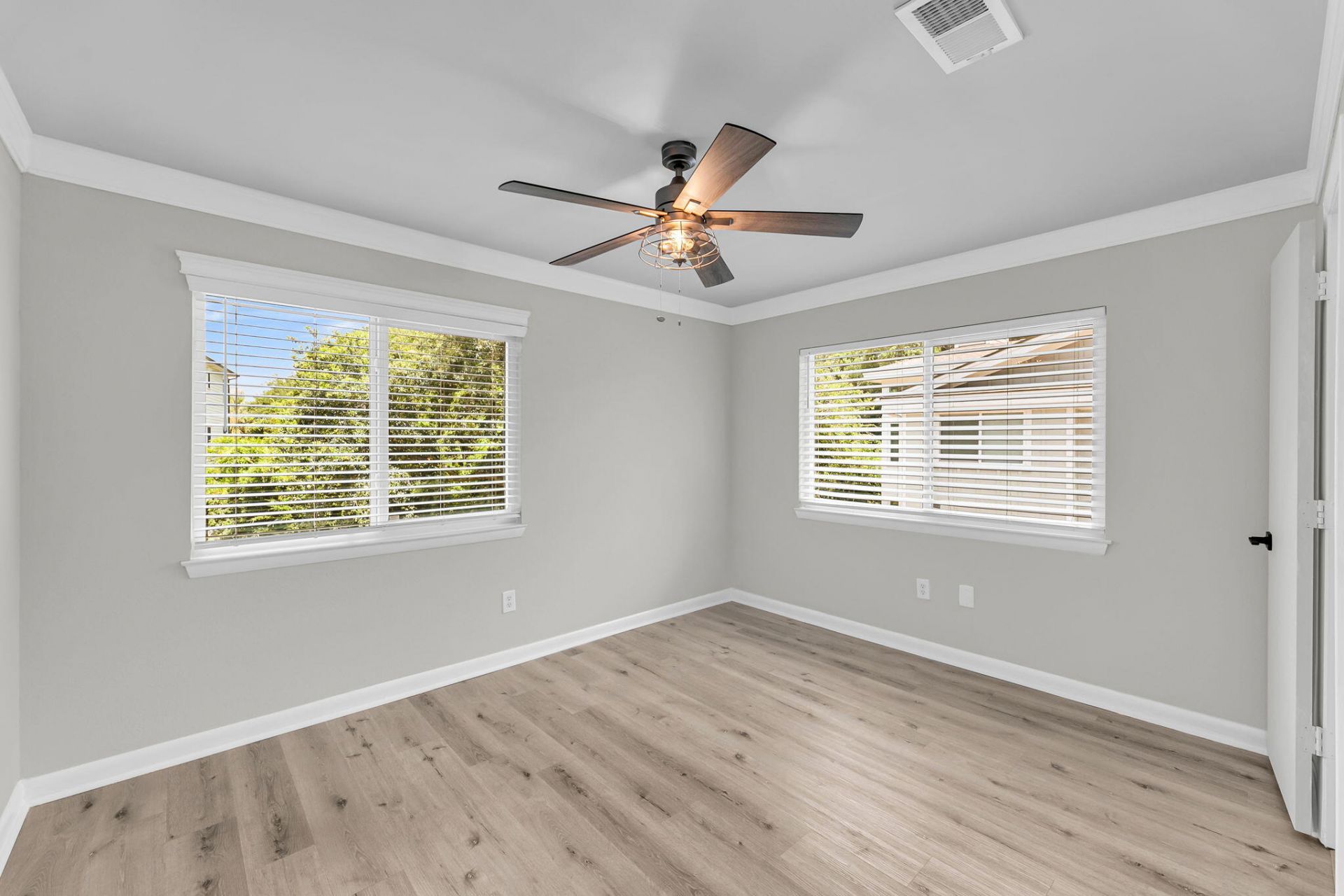 266 Alexandra Photo 17