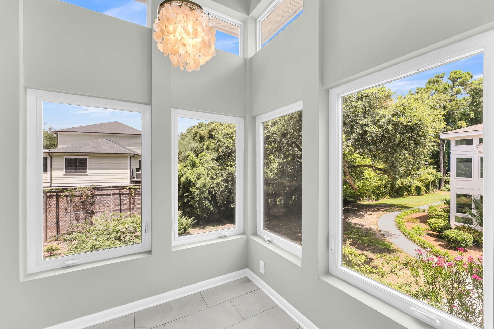 266 Alexandra Photo 20
