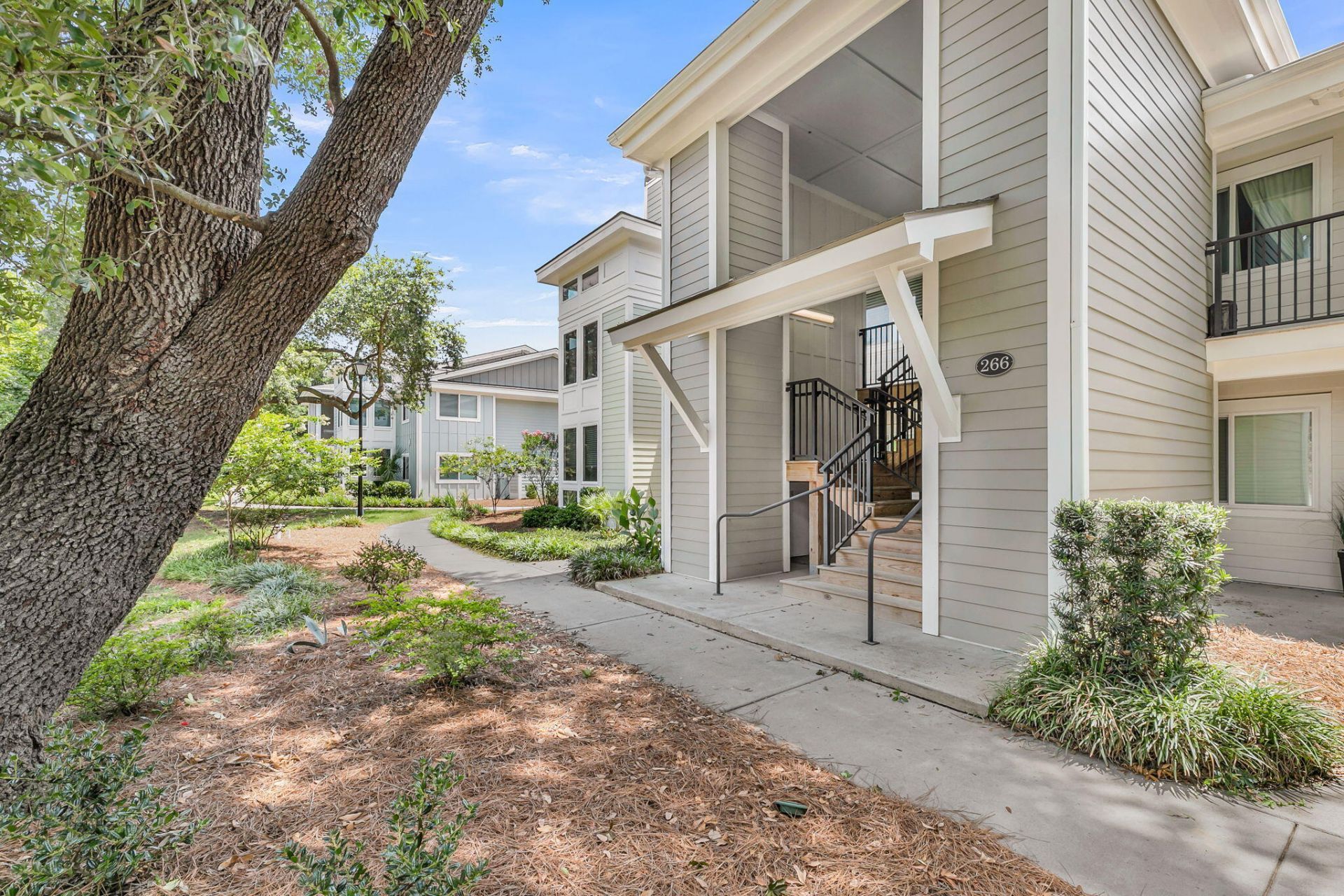 266 Alexandra Photo 22