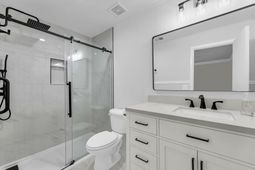 266 Alexandra photo 4