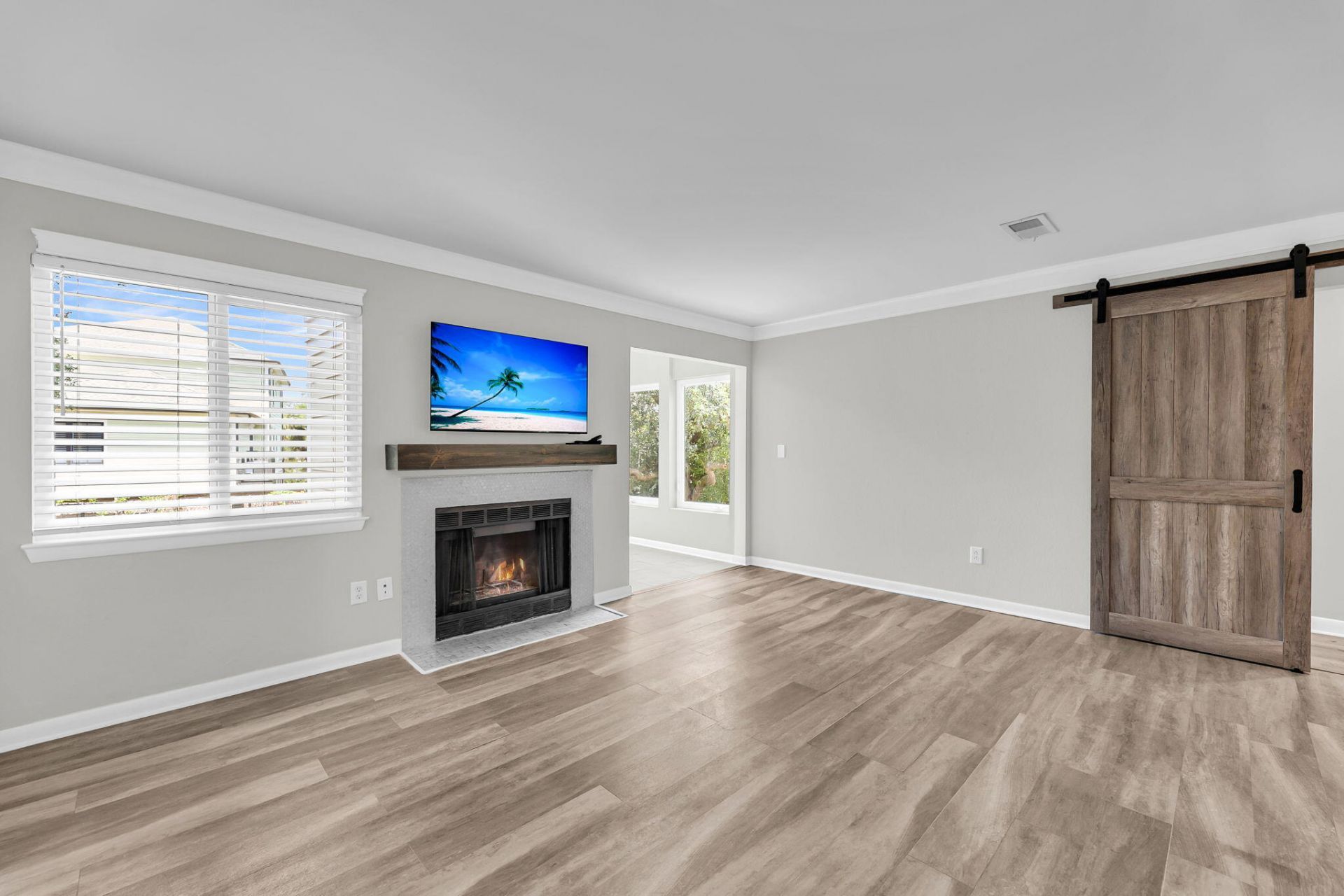 266 Alexandra Photo 8