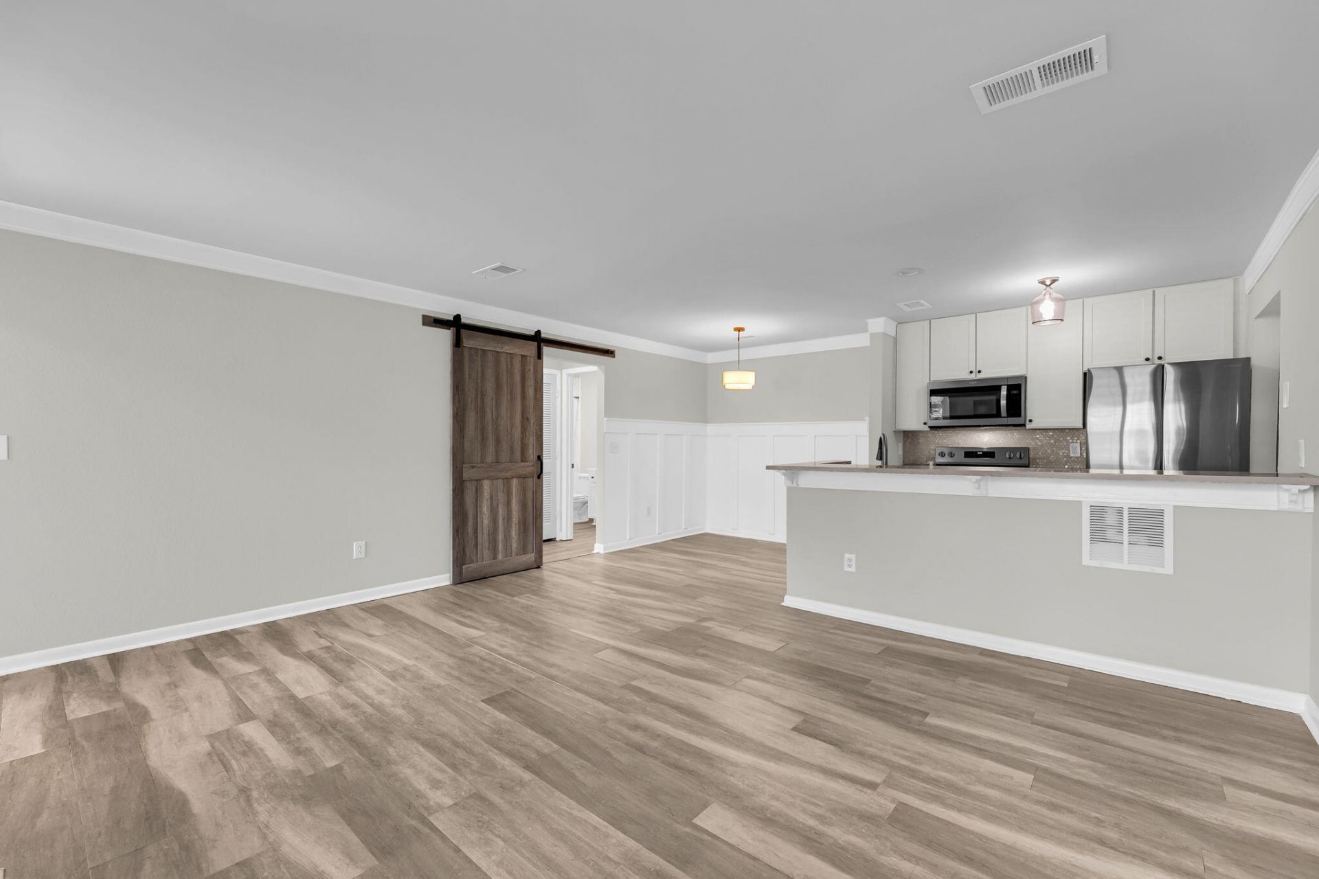 266 Alexandra Photo 9