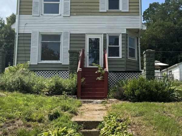 2114 Telegraph Road , Davenport, IA 52804