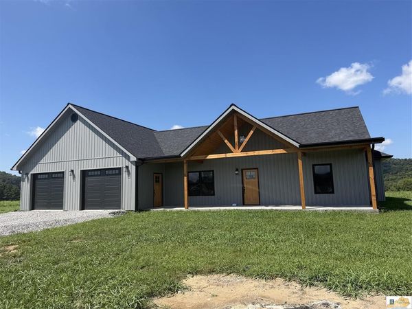 45 N River Town Road , Burkesville, KY 42717