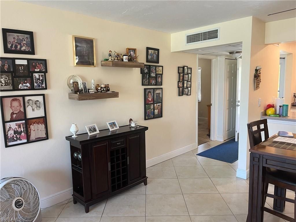 1085 Forest Lakes Dr, Unit 8202, Naples, FL 34105 Photo