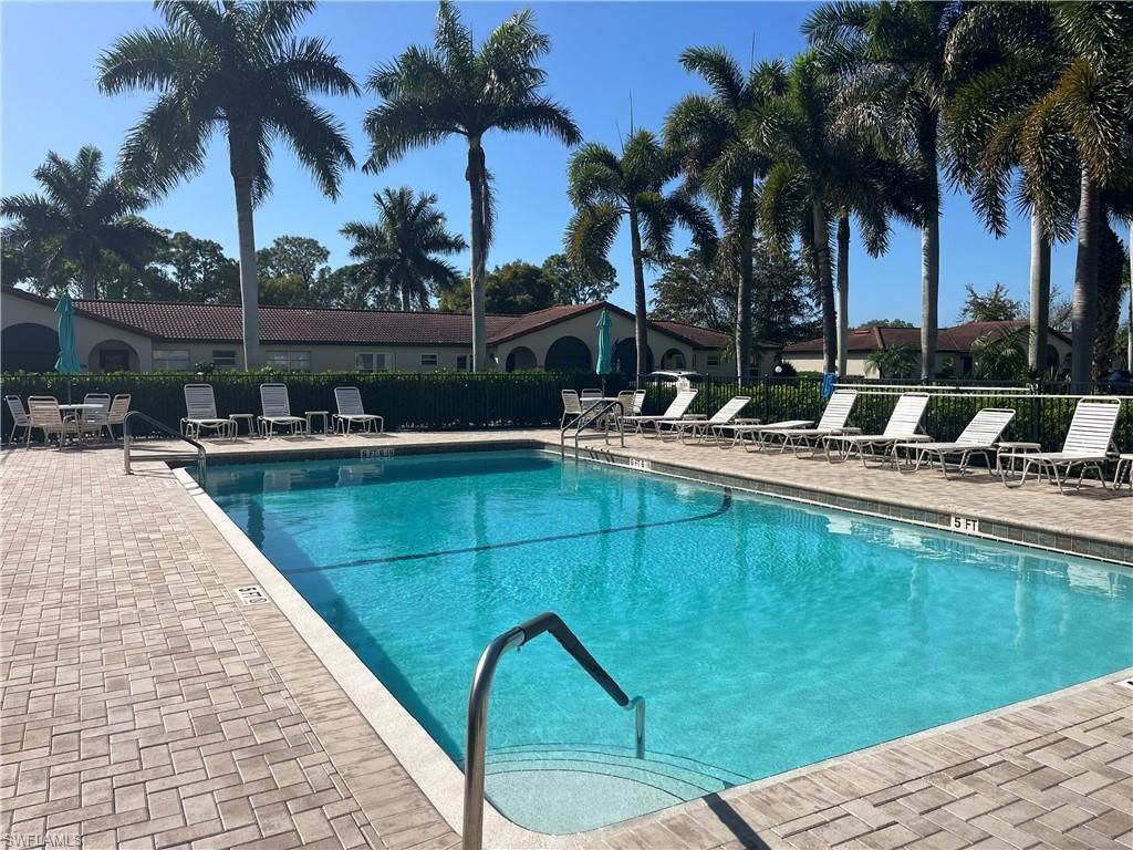 1085 Forest Lakes Dr, Unit 8202, Naples, FL 34105 Photo