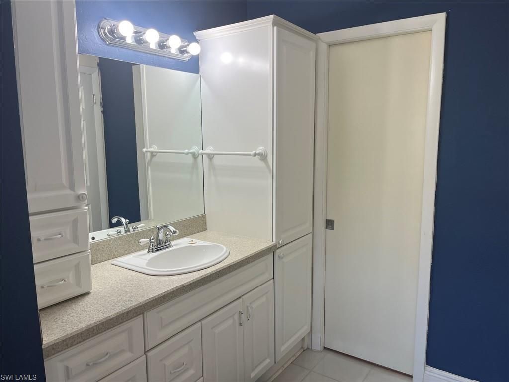 1085 Forest Lakes Dr, Unit 8202, Naples, FL 34105 Photo