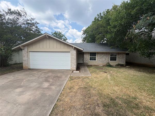 10106 Missel Thrush DR, Austin, TX 78750