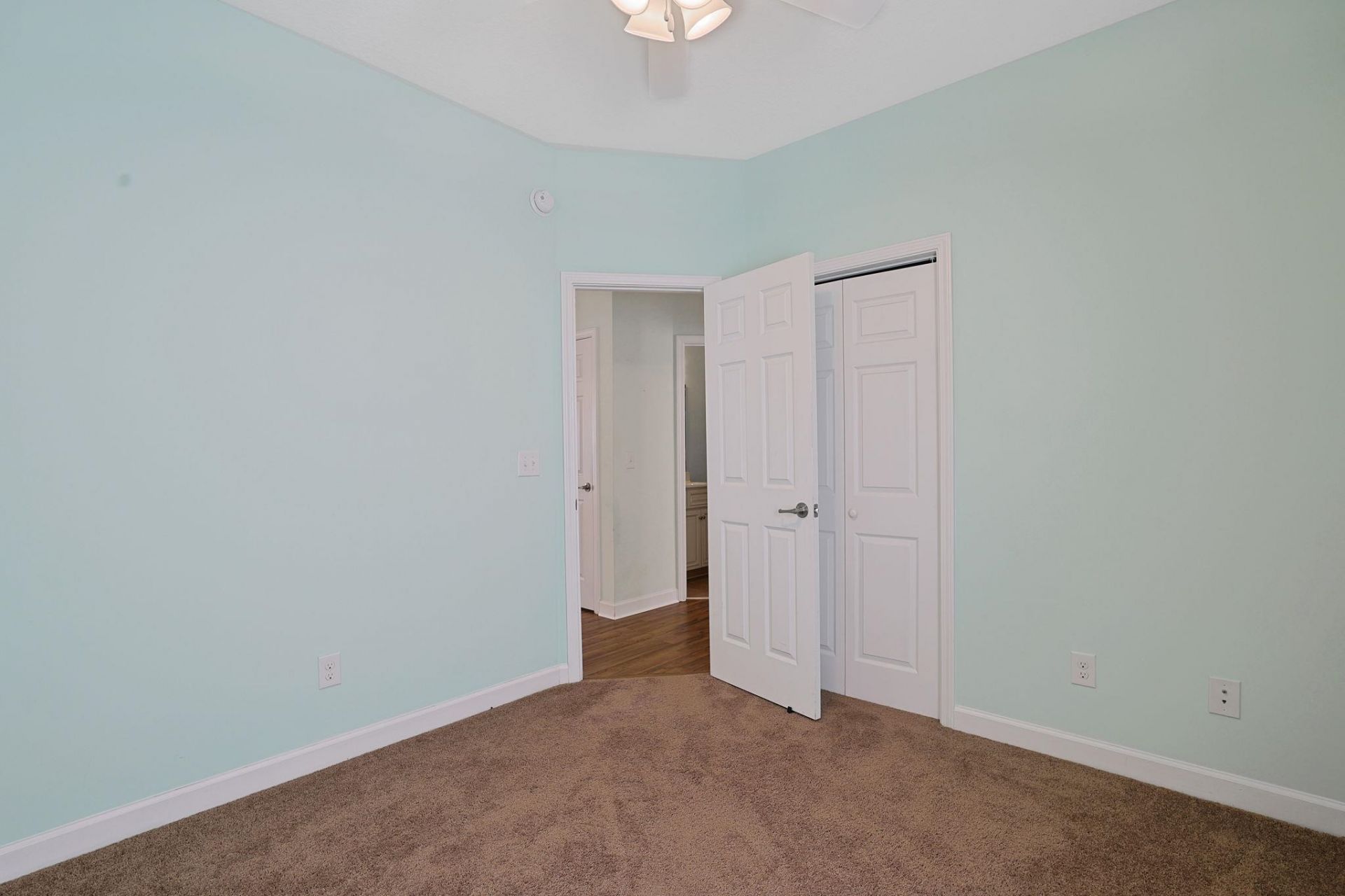 160 Palm Cove Circle Photo 23