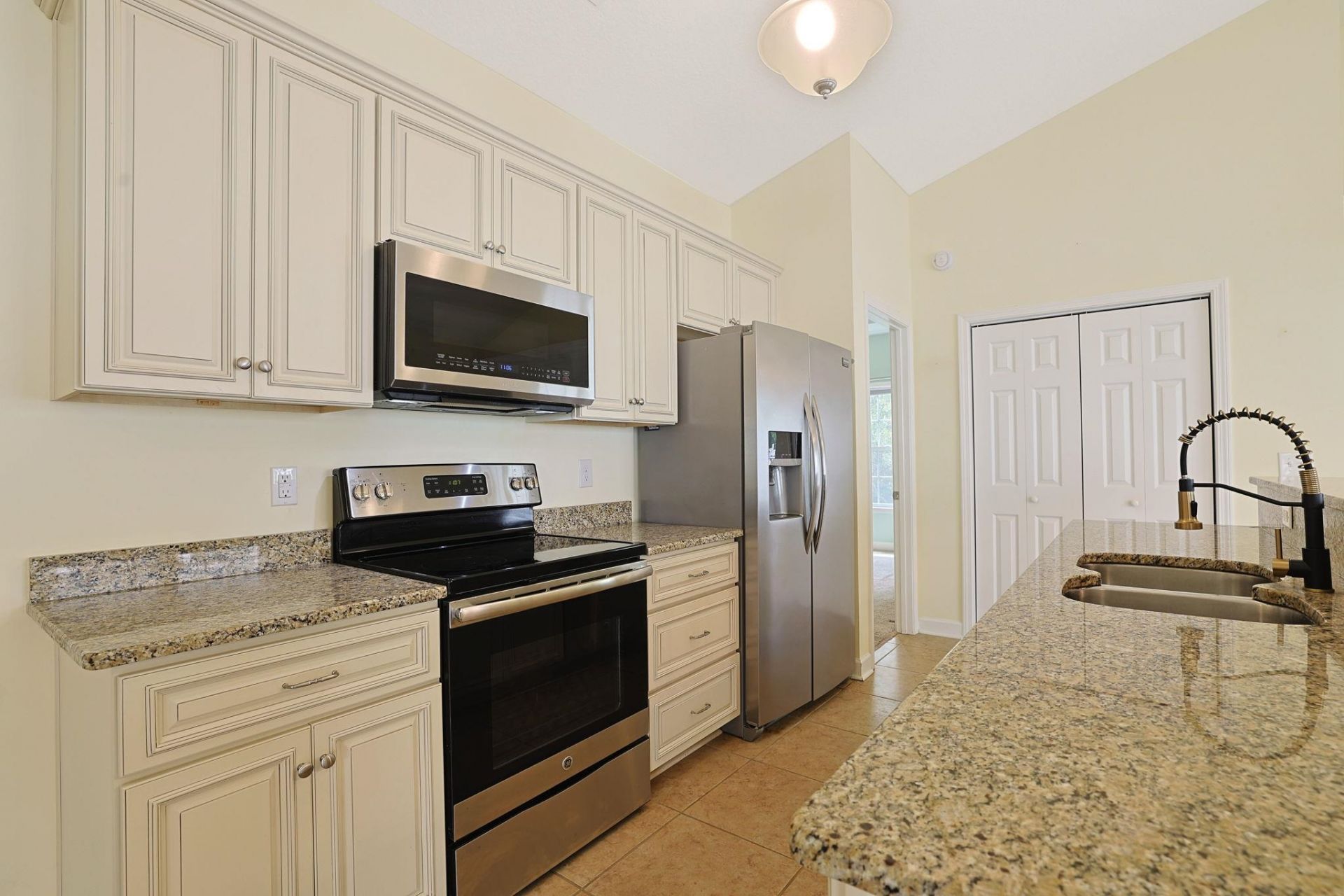 160 Palm Cove Circle Photo 8