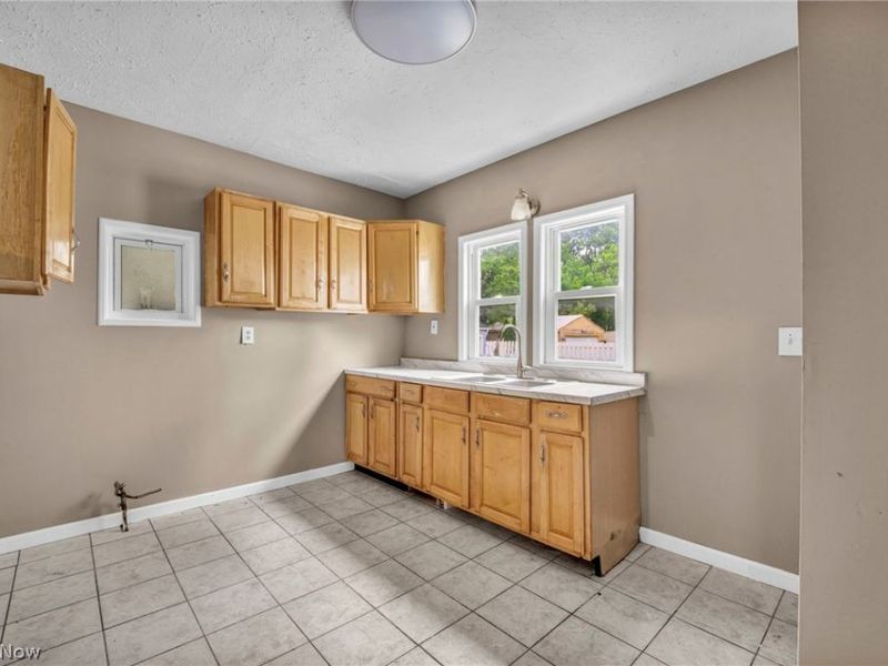12801 Christine Avenue, Garfield Heights, OH 44105 Photo 12
