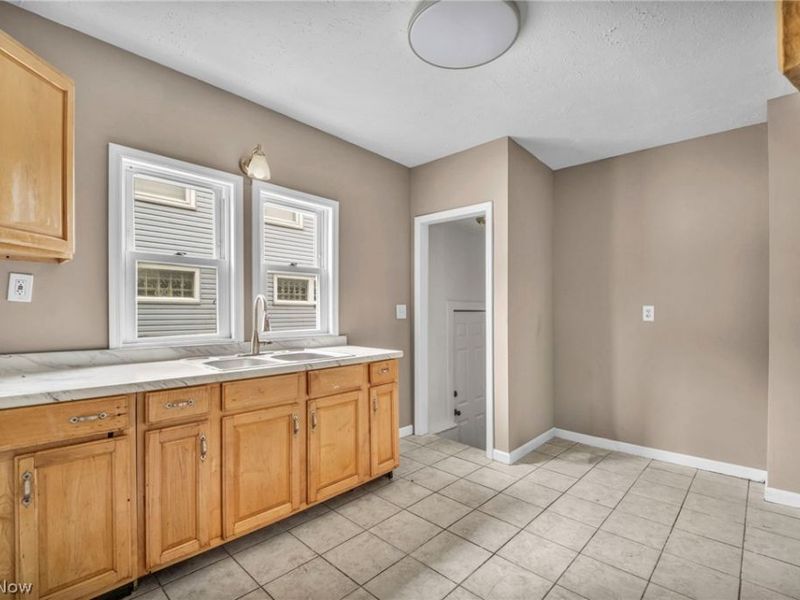 12801 Christine Avenue, Garfield Heights, OH 44105 Photo 14
