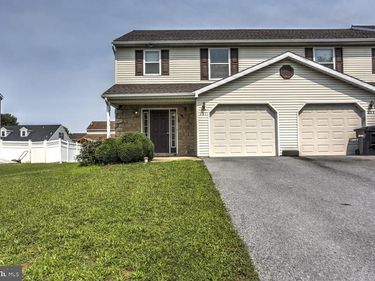631 SUNFLOWER STREET, NEW HOLLAND, PA 17557