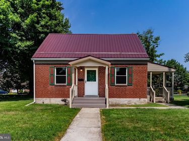 1902 PRINCETON AVENUE, CAMP HILL, PA 17011