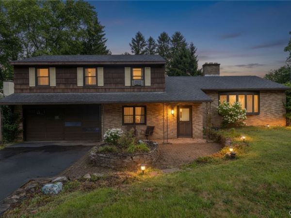 111 Hillside Way, Camillus, NY 13031