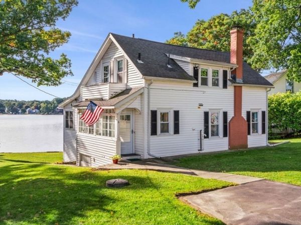 6 Davis Way, Worcester, MA 01604