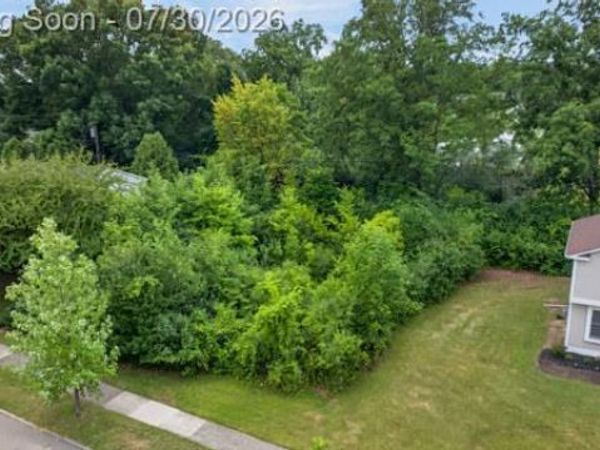 1512 Dicken Drive, Ann Arbor, MI 48103