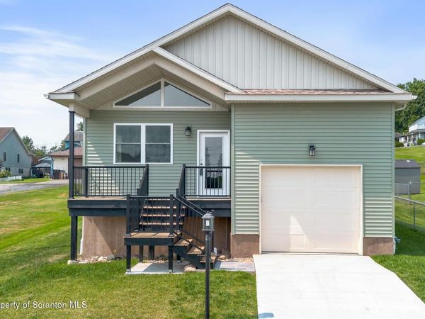 1270 Franklin Street , Old Forge, PA 18518