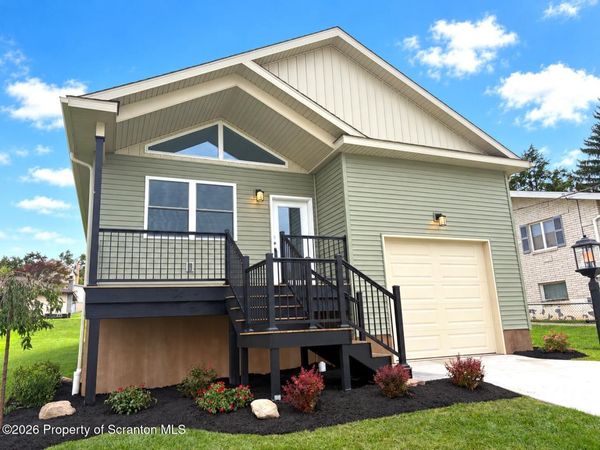 1270 Franklin Street, Old Forge, PA 18518